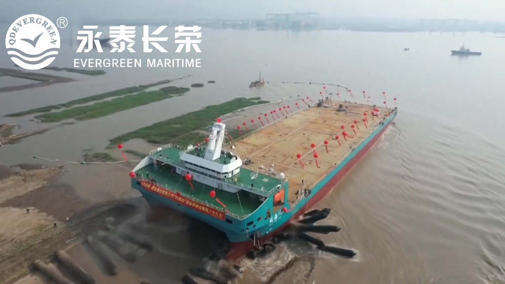 2023 年 6 月,全球首艘江海直達DP2多用途雙體運輸接駁船&ldquo;風海達&ldquo;在浙江臺州方振船業采用氣囊上排下水順利吉水。